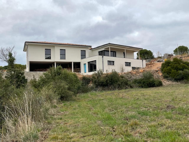 Villa - 243 m² - 6 pièces