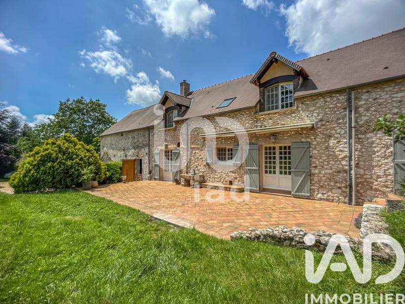 Maison - 215 m² - 9 pièces