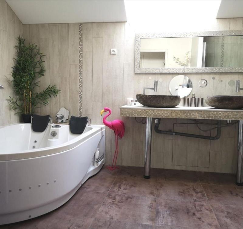 Maison - 350 m² - 12 pièces