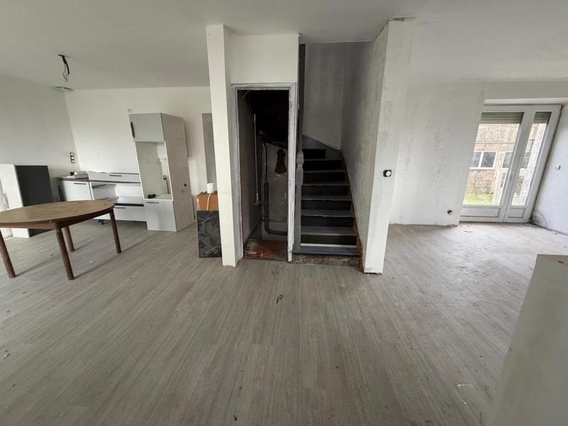 Maison - 185 m² - 8 pièces