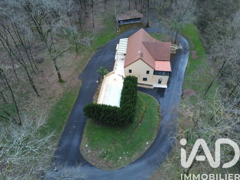 Maison - 337 m² - 12 pièces