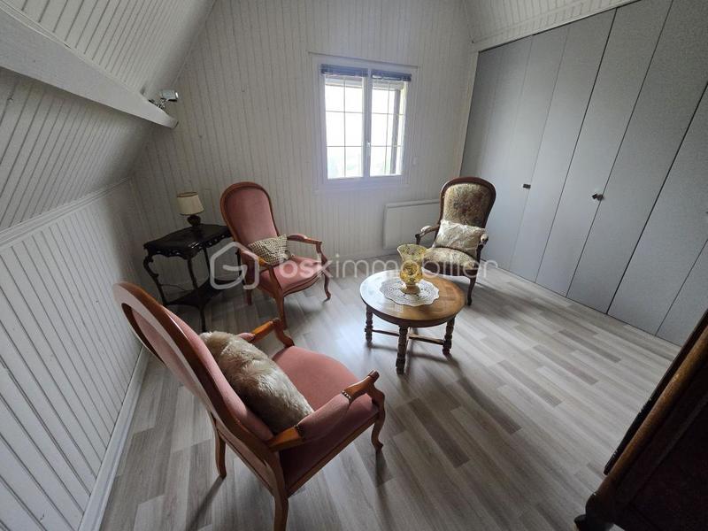 Pavillon - 217 m² - 7 pièces