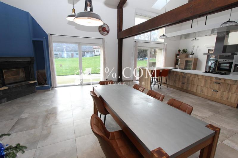 Maison - 410 m² - 9 pièces