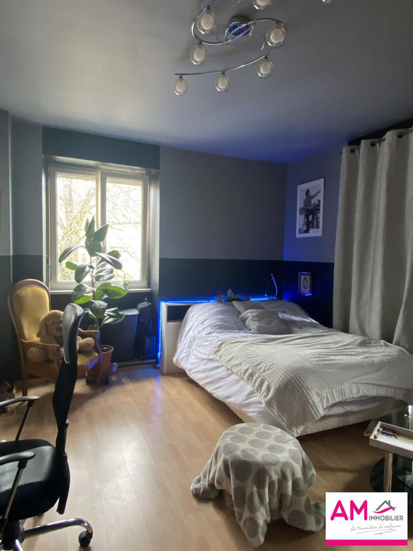 Maison - 220 m² - 9 pièces