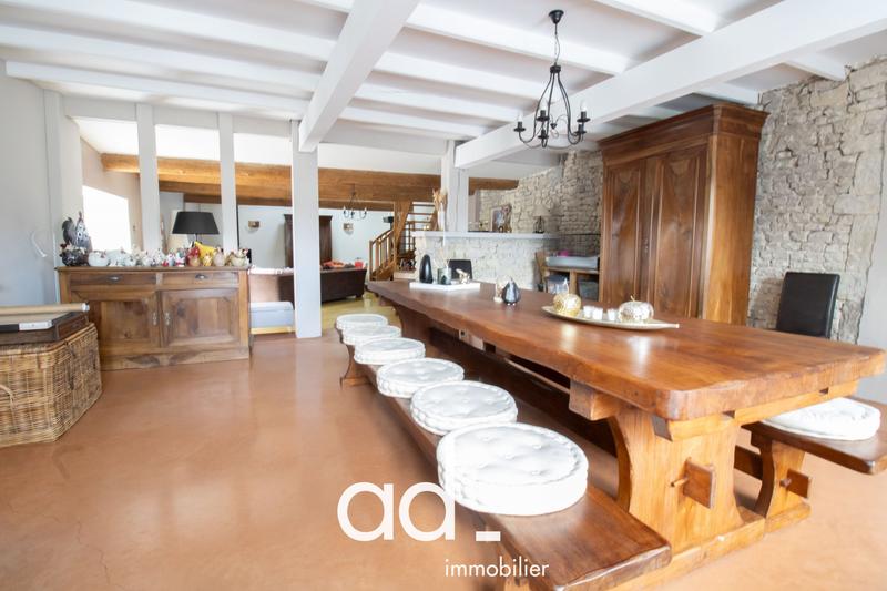 Maison - 260 m² - 9 pièces