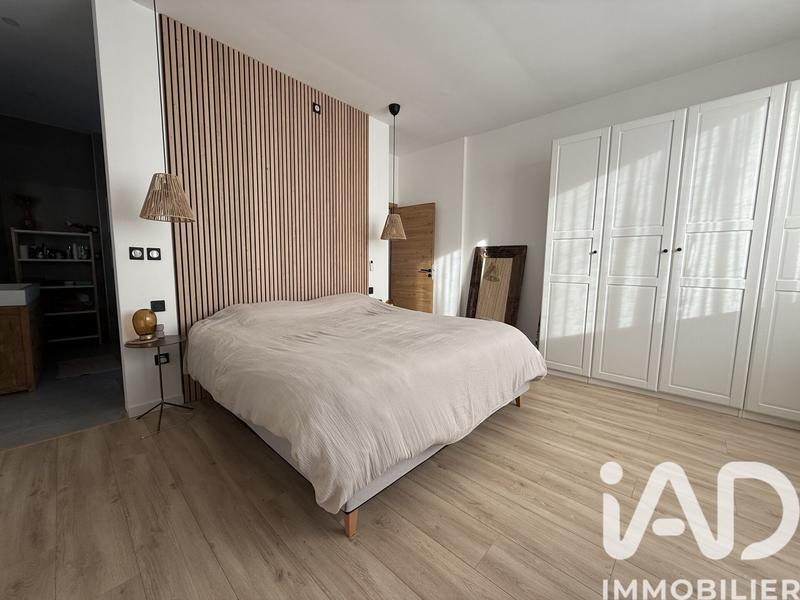 Maison - 235 m² - 8 pièces