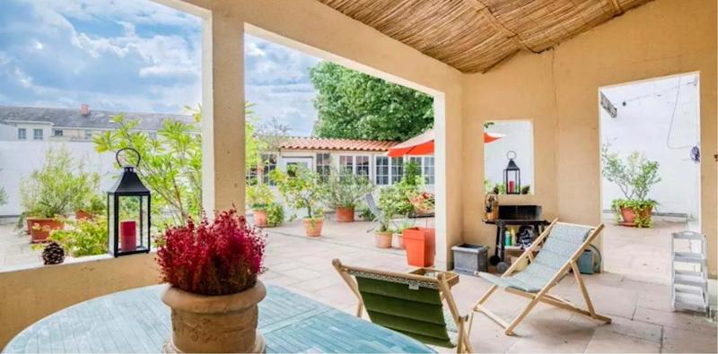 Maison - 220 m² - 9 pièces