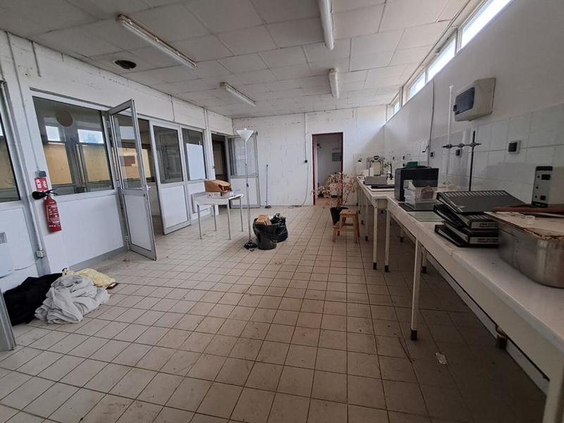 Parking / Garage - 540 m²