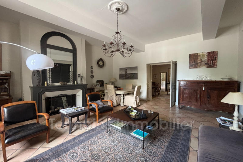 Maison - 240 m² - 7 pièces