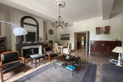 Maison - 240 m² - 7 pièces