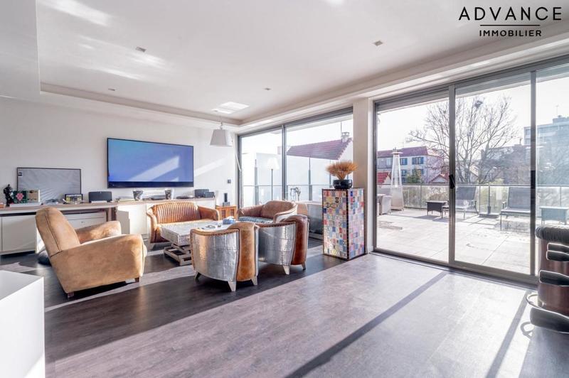 Immeuble - 700 m² - 9 pièces