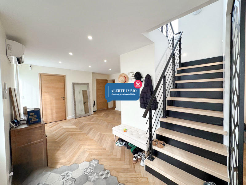 Maison - 316 m² - 10 pièces