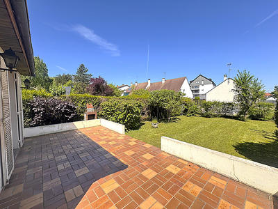 Maison - 144 m² - 8 pièces