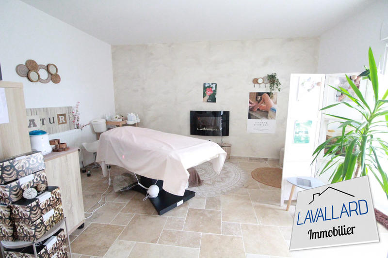 Maison traditionnelle - 203 m² - 7 pièces