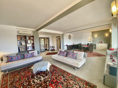 Appartement - 106 m² - 5 pièces