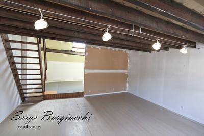 Immeuble - 75 m² - 5 pièces