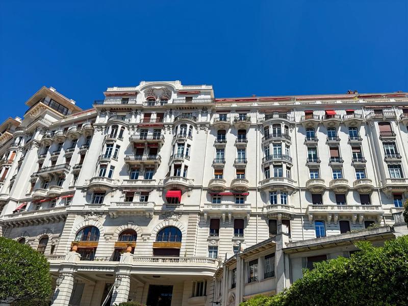 Appartement - 242 m² - 4 pièces