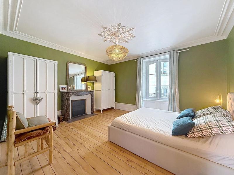 Appartement - 155 m² - 6 pièces