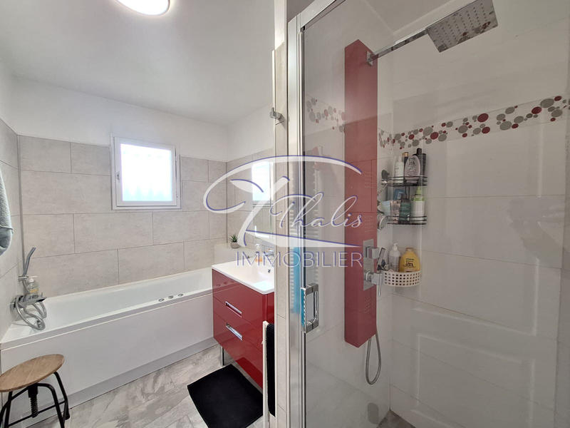 Maison traditionnelle - 175 m² - 7 pièces