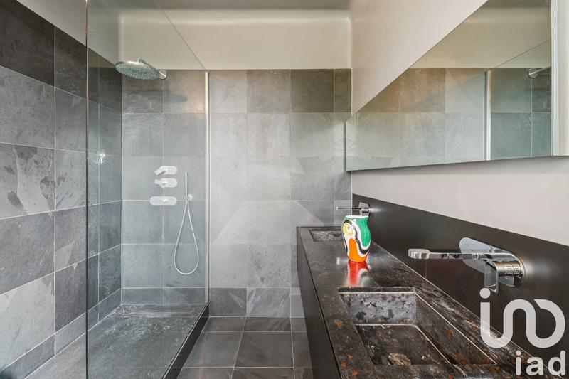 Maison - 250 m² - 8 pièces