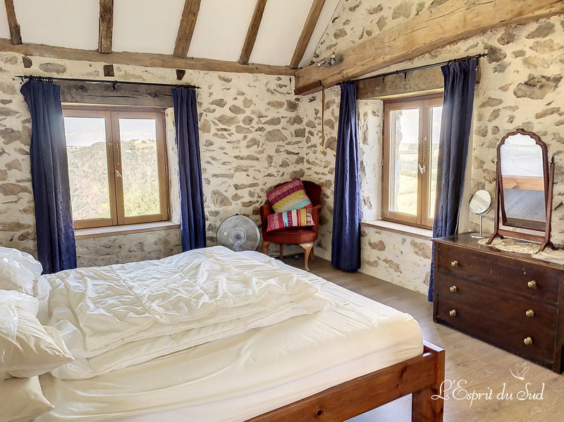 Maison - 287 m² - 14 pièces