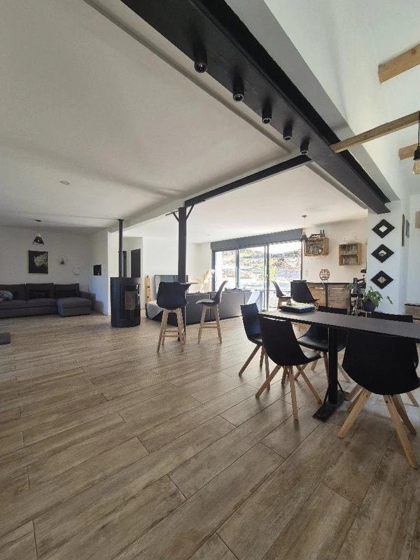 Maison - 163 m² - 4 pièces