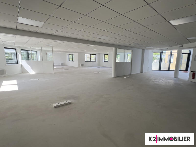 Bureau - 241 m²