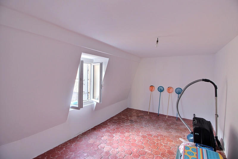 Demeure - 255 m² - 8 pièces