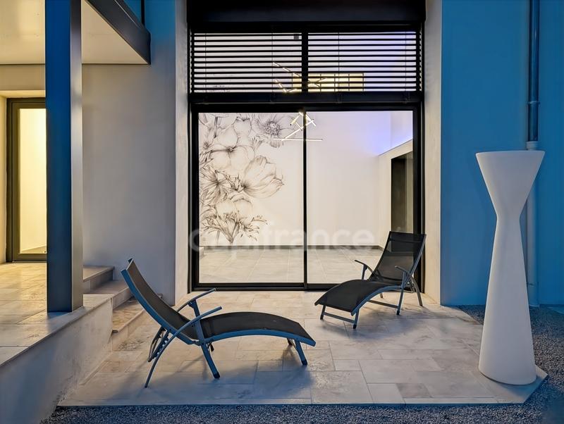 Maison - 230 m² - 9 pièces