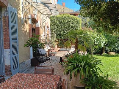 Maison - 200 m² - 8 pièces