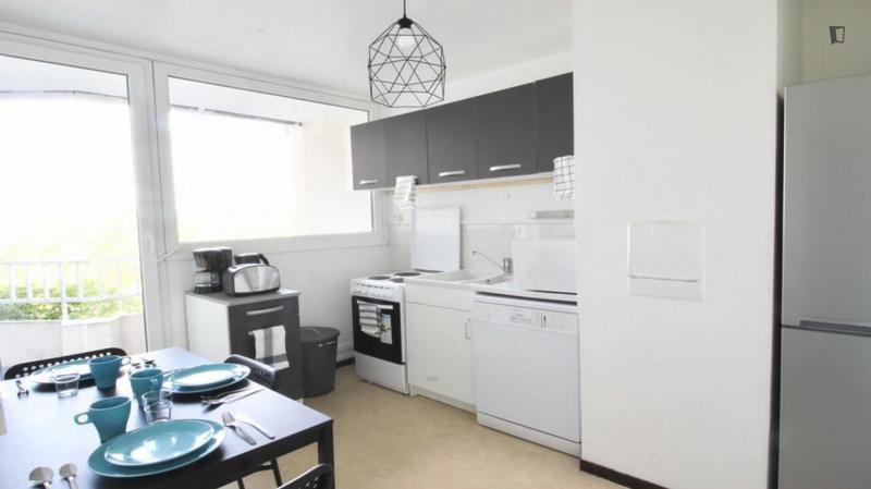 Chambre - 11 m² - 4 pièces