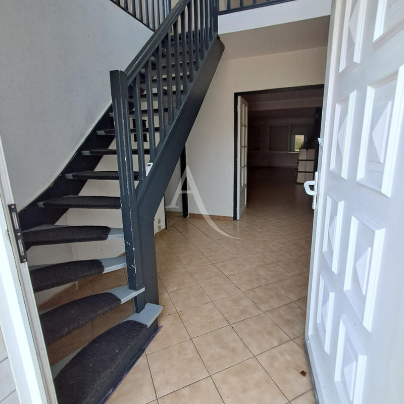 Maison - 350 m² - 8 pièces