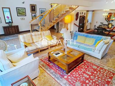 Maison - 209 m² - 6 pièces
