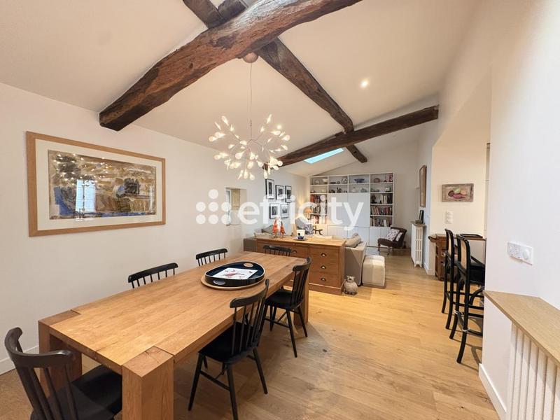 Maison - 228 m² - 7 pièces