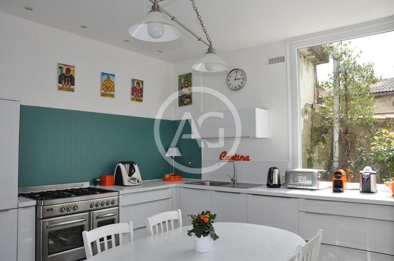 Maison - 336 m² - 10 pièces