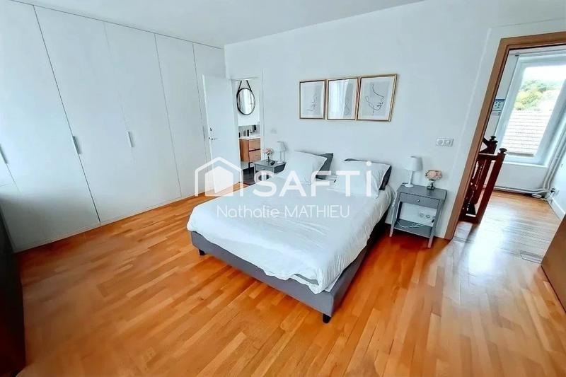 Maison - 200 m² - 7 pièces