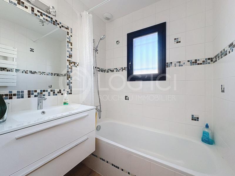 Maison contemporaine - 213 m² - 5 pièces