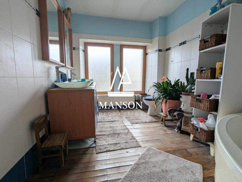 Maison - 206 m² - 8 pièces