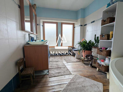 Maison - 206 m² - 8 pièces