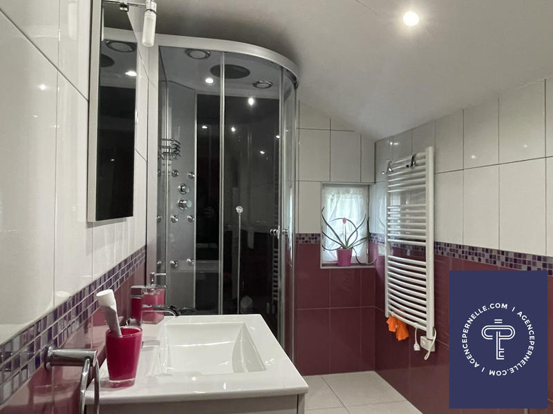 Maison - 173 m² - 7 pièces