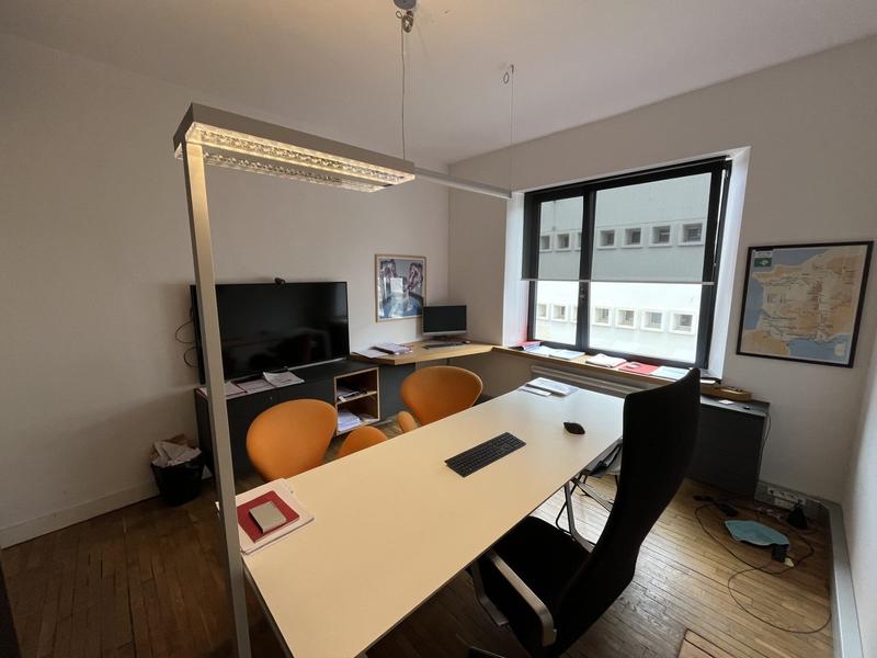 Bureau - 107 m² - 5 pièces
