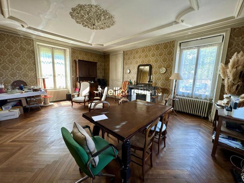 Maison de maîtres - 226 m² - 9 pièces