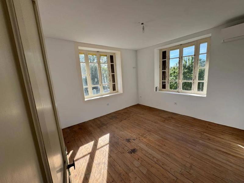 Maison - 198 m² - 6 pièces