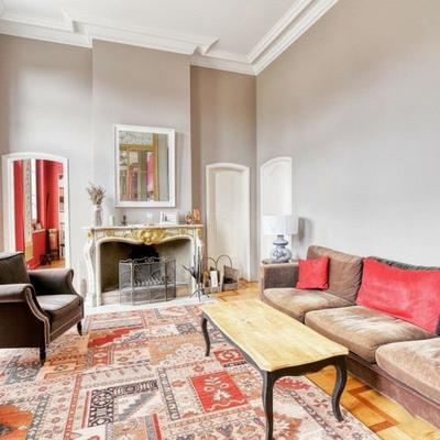 Demeure - 435 m² - 13 pièces