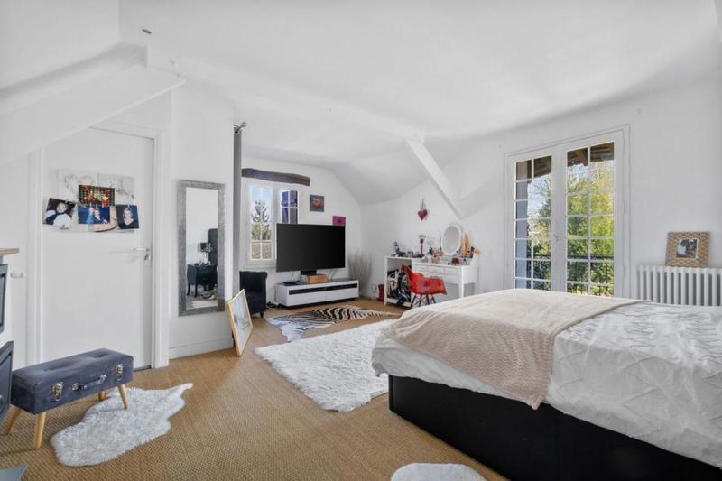 Maison - 450 m² - 13 pièces