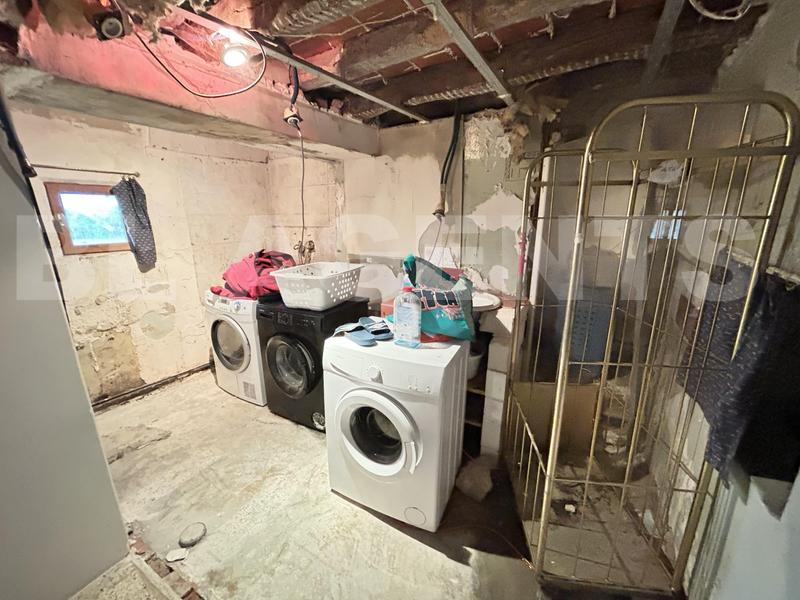 Maison - 250 m² - 8 pièces