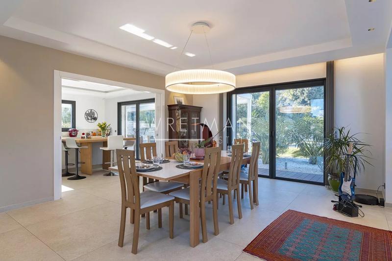 Villa - 324 m² - 7 pièces