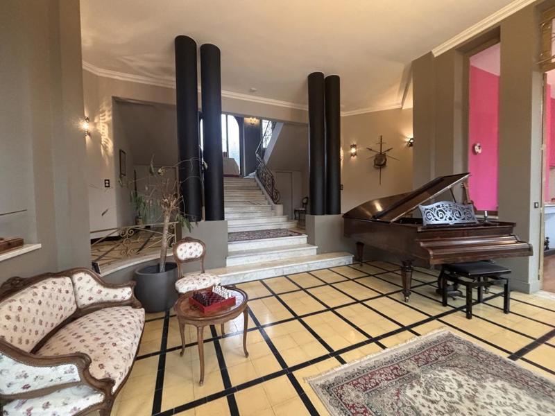 Demeure - 435 m² - 13 pièces