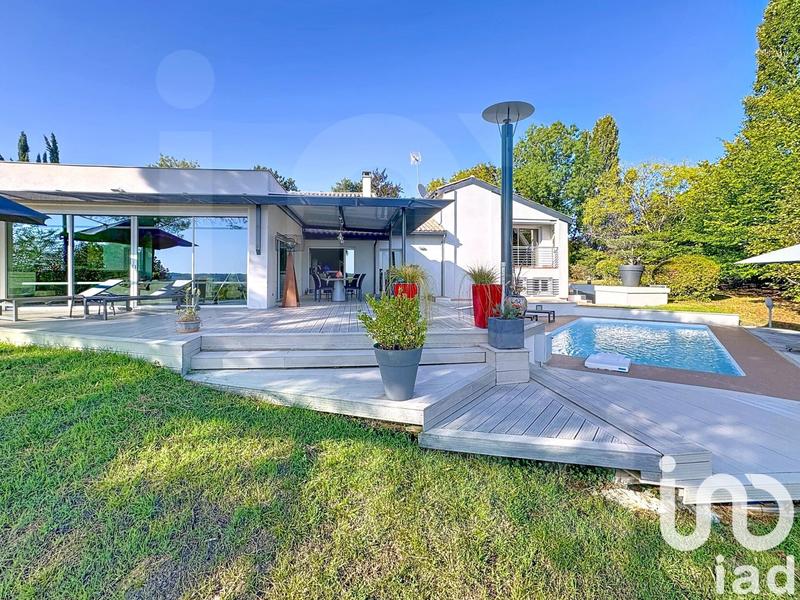 Maison - 245 m² - 7 pièces