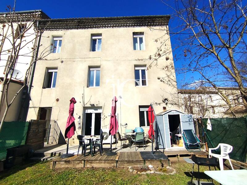 Maison de village - 251 m² - 11 pièces